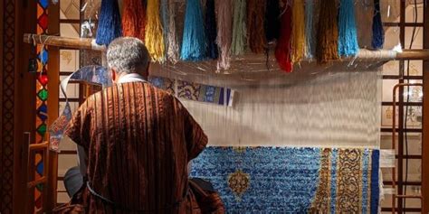 The Carpet Weaver: An 8th Century Iranian Tale Woven With Magic and Morality!